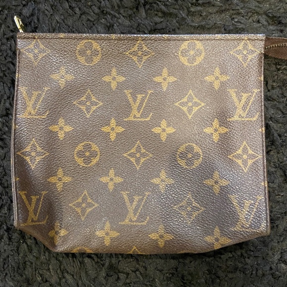 Louis Vuitton Cosmetic Bag - Picture 1 of 8